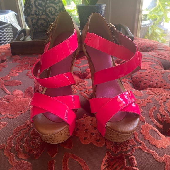 Neon pink wedges size 6 - Picture 1 of 3